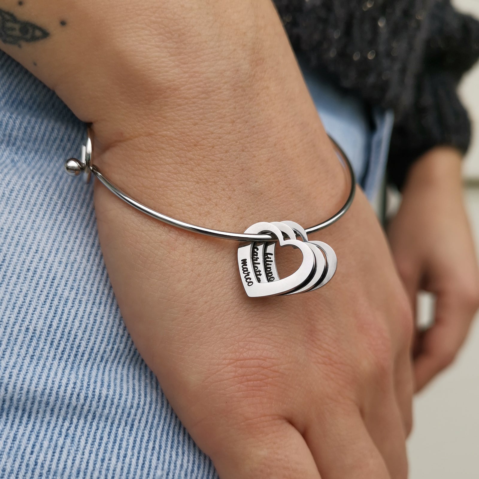 Bracciale da donna personalizzato con incisione cuore con nome famigli Bracciale da donna personalizzato con incisione cuore con nome famigli