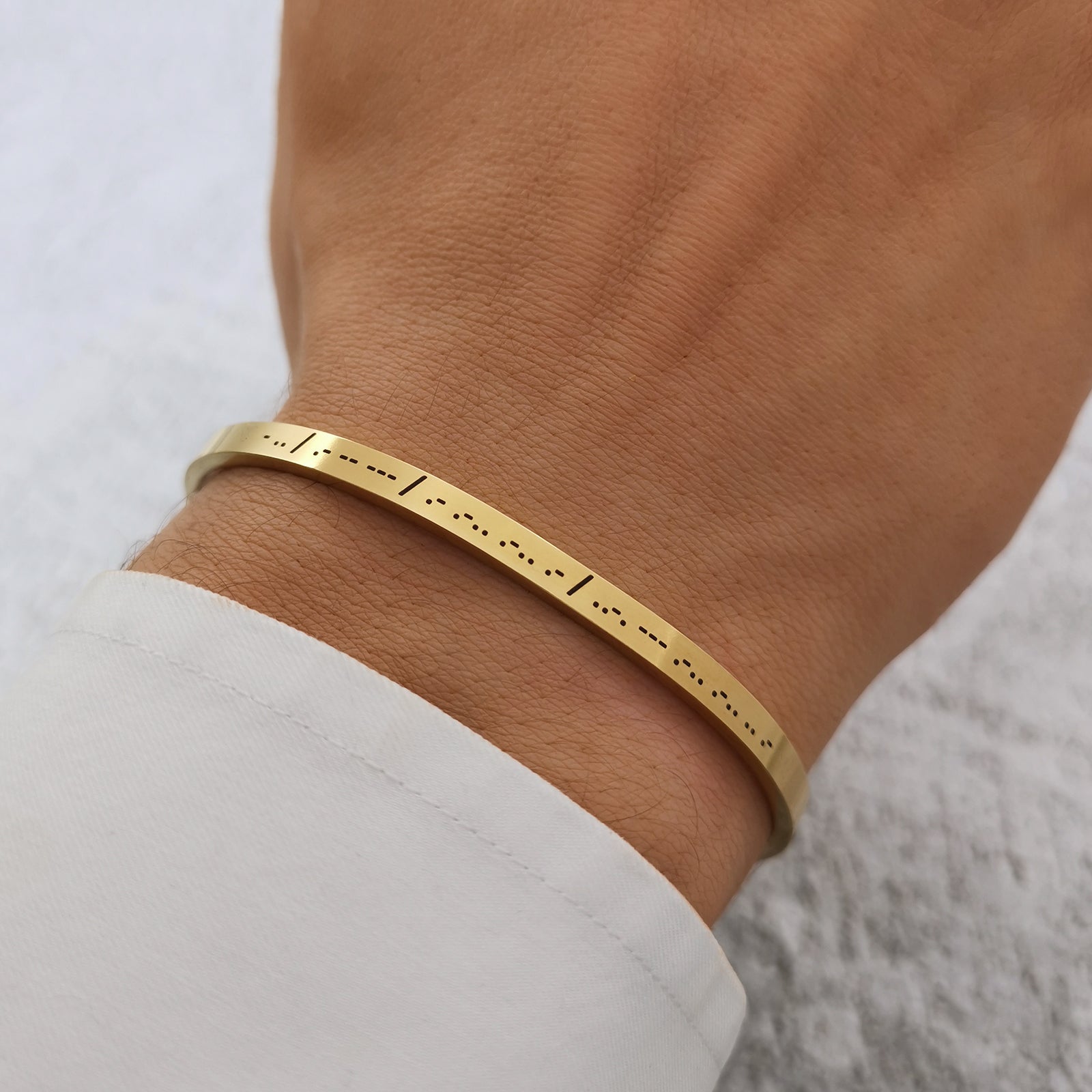 Opinioni e recensioni per ILAKOO Bracciale da uoo in pelle con polsino Opinioni e recensioni per ILAKOO Bracciale da uoo in pelle con polsino